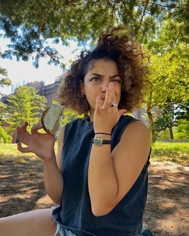 Laurie Hernandez photo 19 of 220