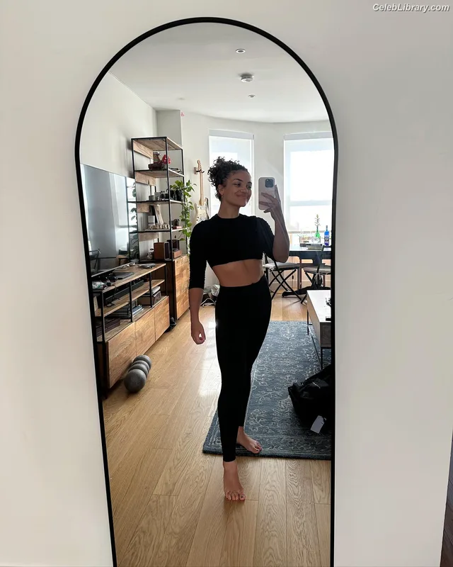Laurie Hernandez photo 18 of 220