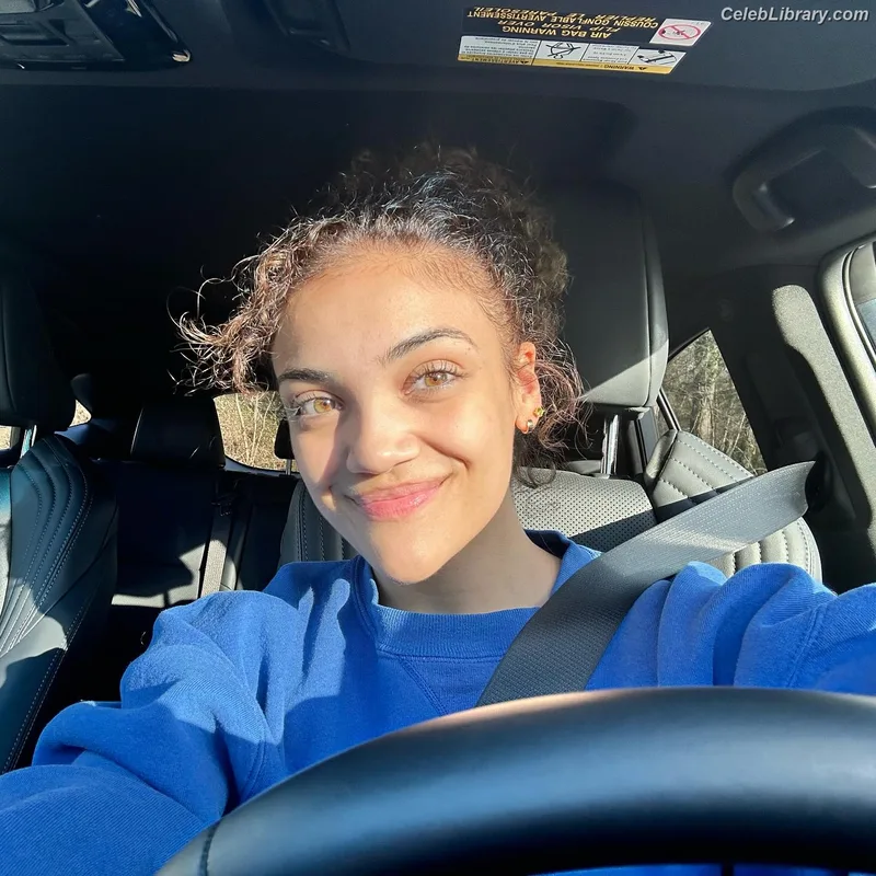 Laurie Hernandez photo 6 of 220