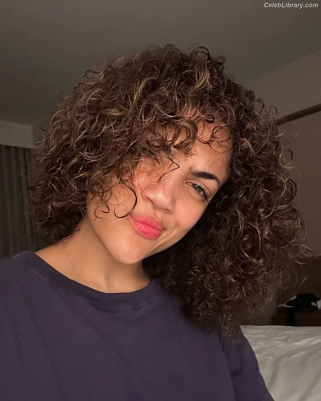 Laurie Hernandez photo 16 of 220