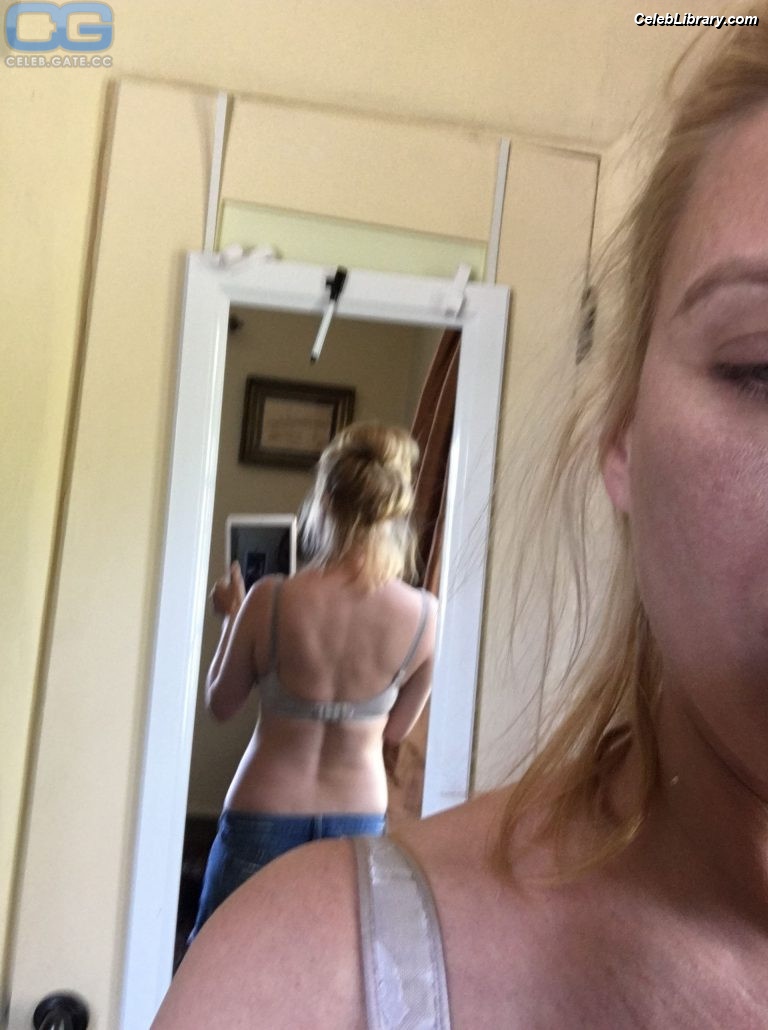 Laurie Holden photo 5 of 9