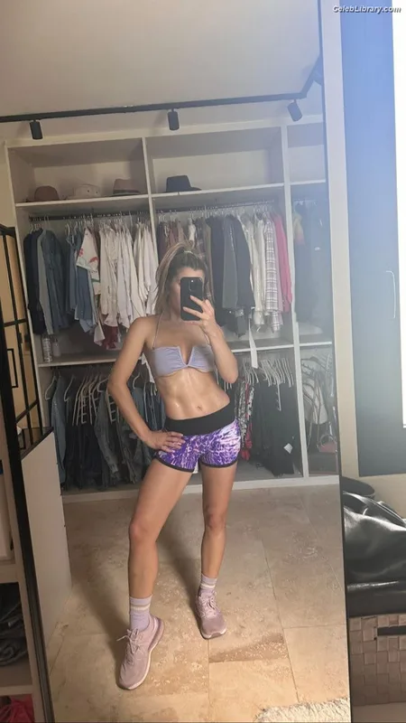 Laurita Fernandez photo 21 of 162
