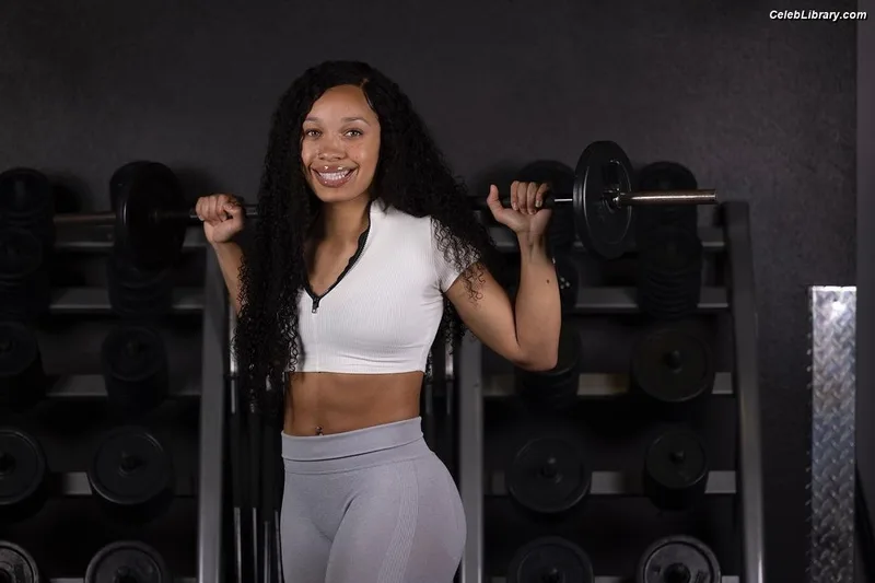 Layla Diggs photo 17 of 77