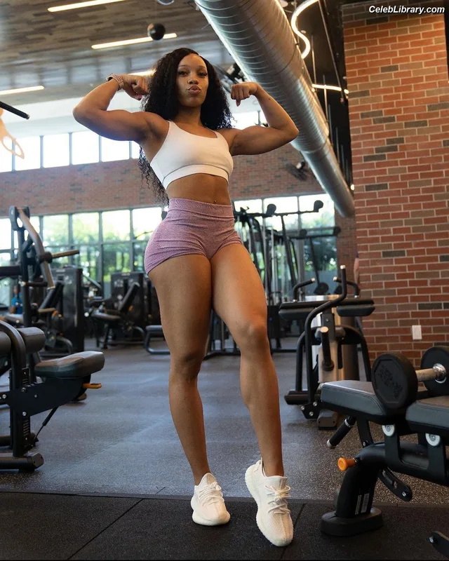 Layla Diggs photo 8 of 77