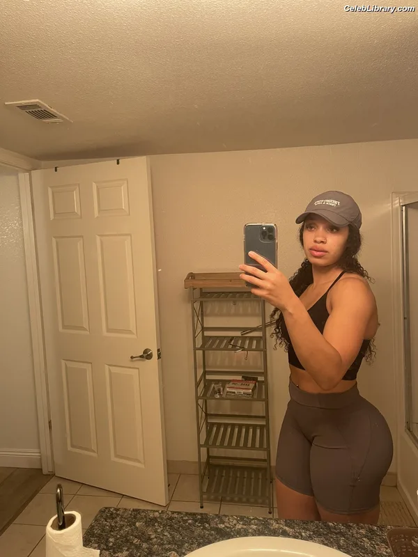 Layla Diggs photo 12 of 77