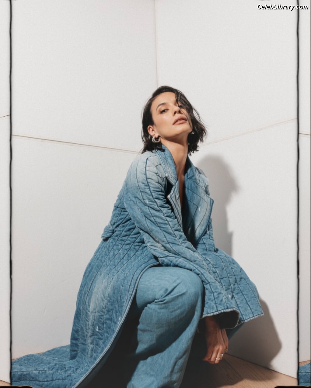 Laysla De Oliveira photo 7 of 46