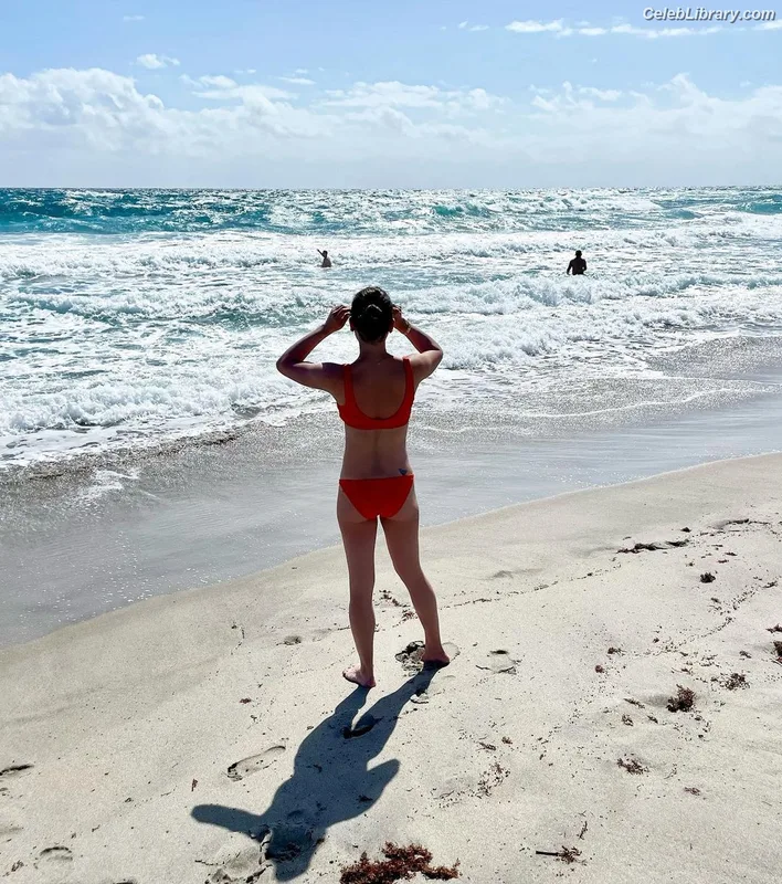 Lea Michele photo 7 of 282