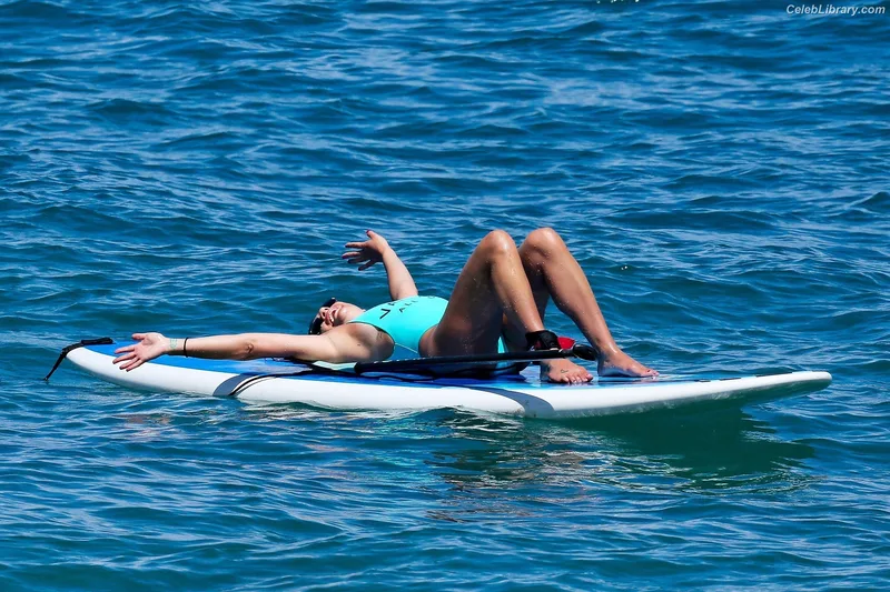 Lea Michele photo 17 of 282