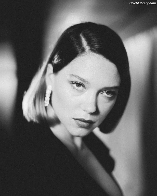 Lea Seydoux photo 5 of 64
