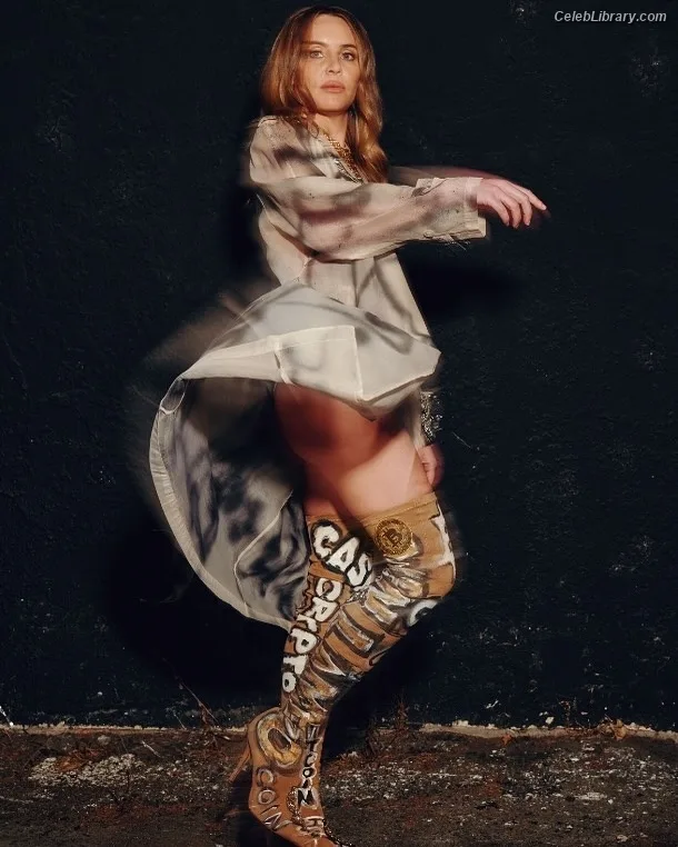 Leah Pipes photo 3 of 3