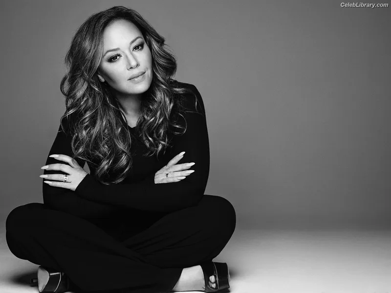Leah Remini photo 11 of 40