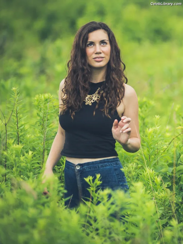 Leah Voysey photo 2 of 52