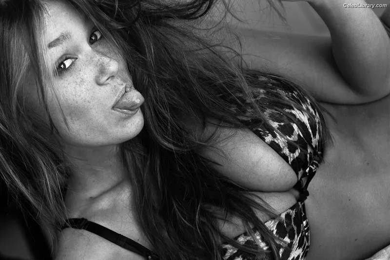Leanna Decker photo 24 of 4292