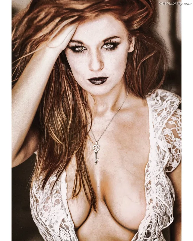 Leanna Decker photo 24 of 4292