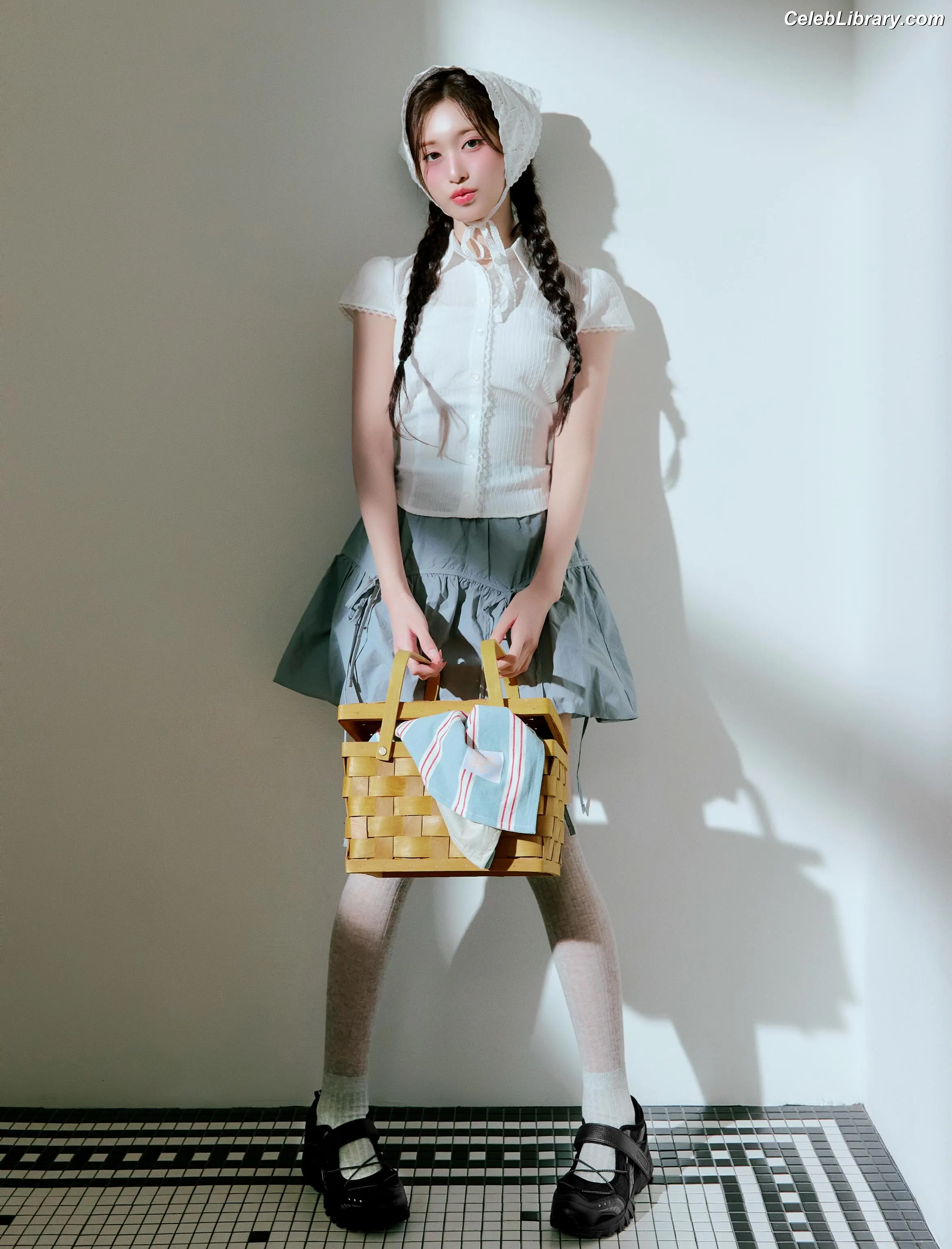 lee-hyun-seo-이서-leeseo-ive photo 16 of 52