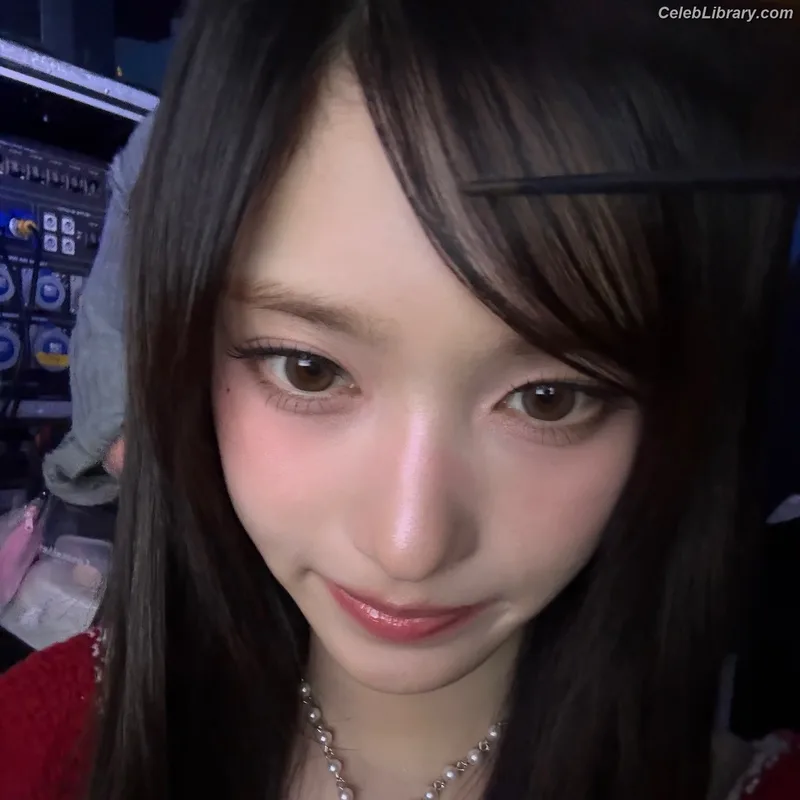 Lee Hyun-seo LEESEO (IVE) photo 3 of 52