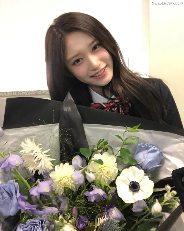 Lee Hyun-seo LEESEO (IVE) photo 12 of 52
