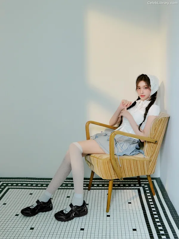 Lee Hyun-seo LEESEO (IVE) photo 13 of 52