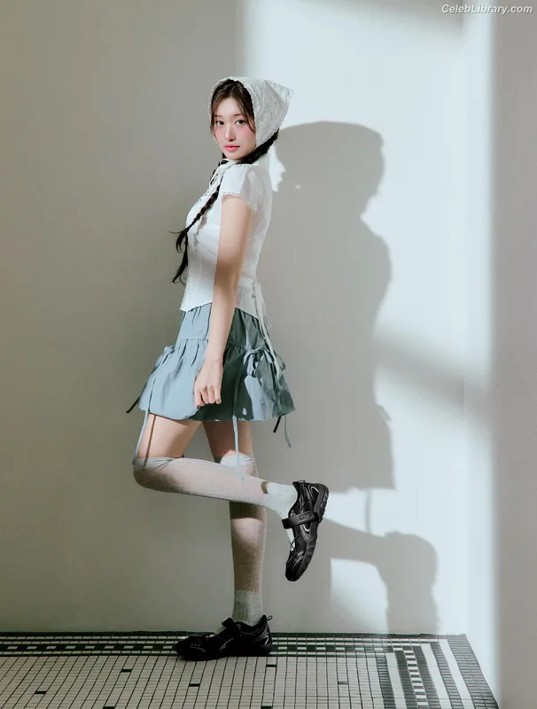 Lee Hyun-seo LEESEO (IVE) photo 21 of 52