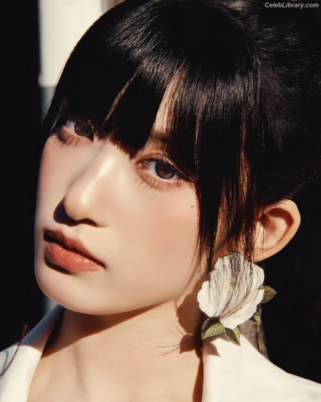 Lee Hyun-seo LEESEO (IVE) photo 18 of 52