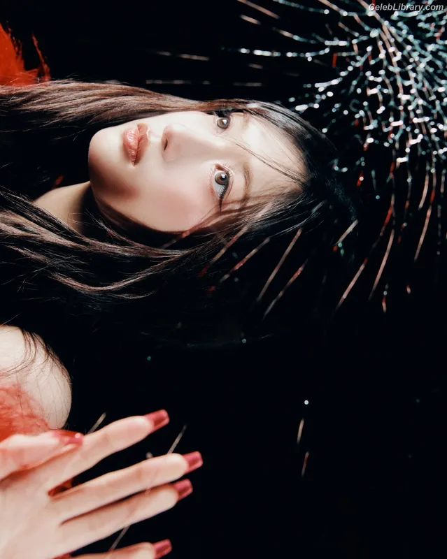Lee Hyun-seo LEESEO (IVE) photo 3 of 52