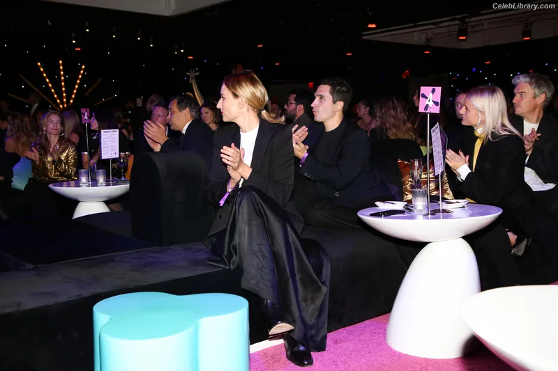 Leelee Sobieski photo 11 of 136