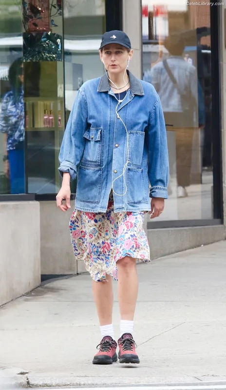 Leelee Sobieski photo 15 of 136