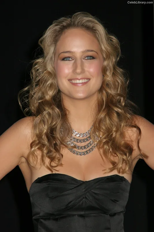 Leelee Sobieski photo 5 of 136