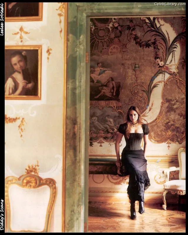 Leelee Sobieski photo 10 of 136