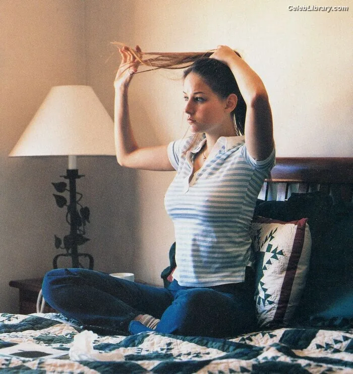 Leelee Sobieski photo 12 of 136