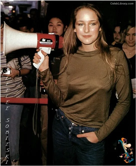 Leelee Sobieski photo 18 of 136