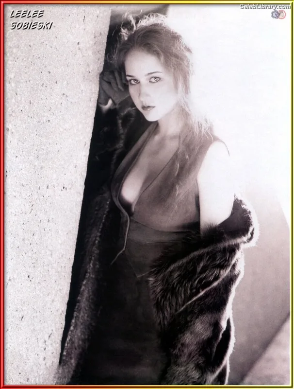 Leelee Sobieski photo 21 of 136