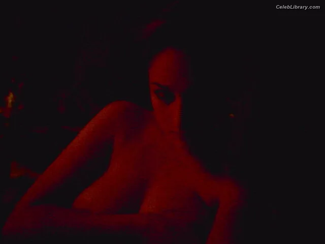 Leelee Sobieski photo 14 of 136