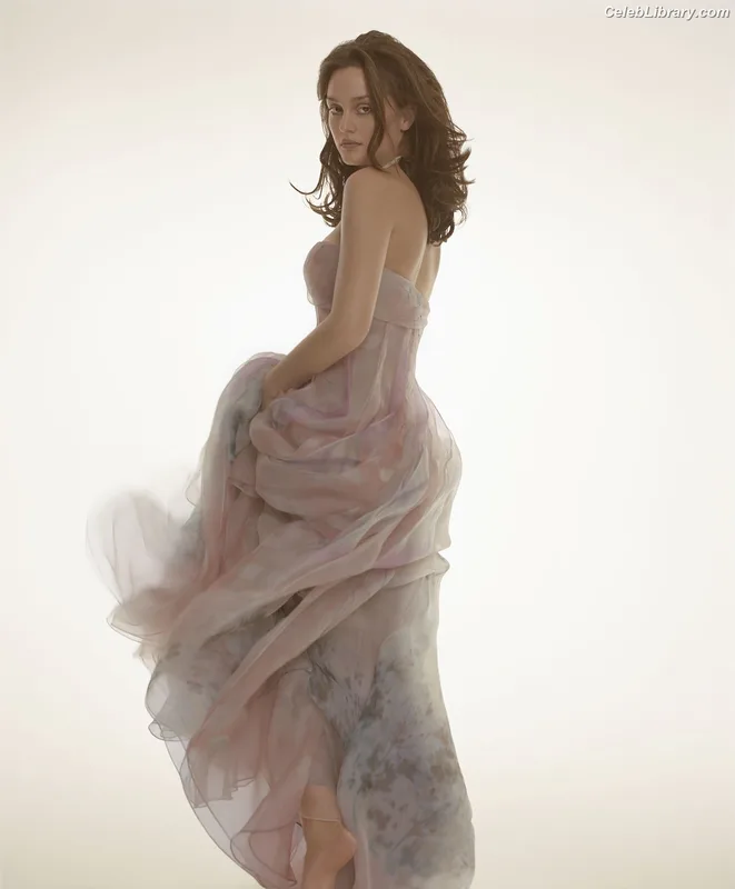 Leighton Meester photo 8 of 46