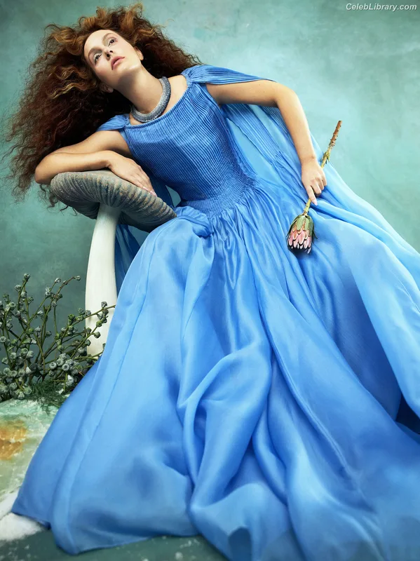 Leighton Meester photo 19 of 46