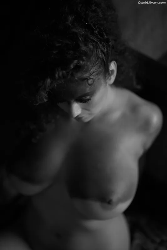 Leila Lowfire photo 16 of 235