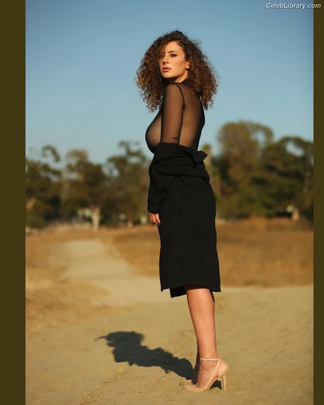 Leila Lowfire photo 10 of 235