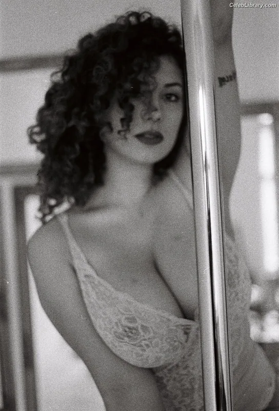 Leila Lowfire photo 20 of 235