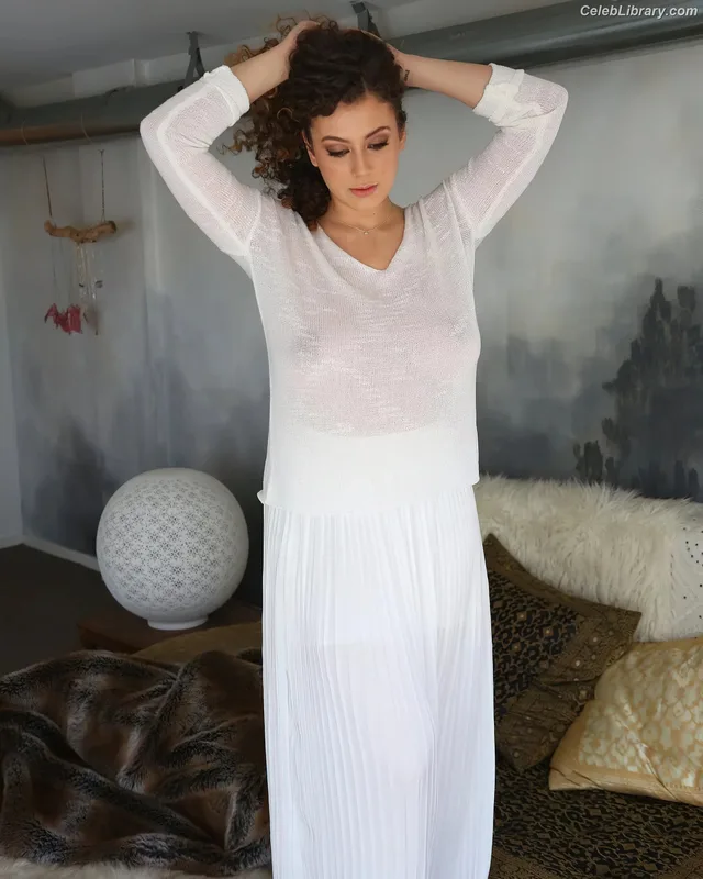 Leila Lowfire photo 9 of 235