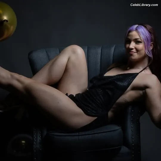 Lena Kross photo 15 of 16