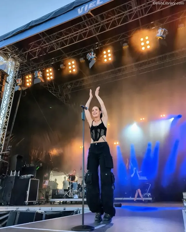 Lena Meyer-Landrut photo 1 of 634