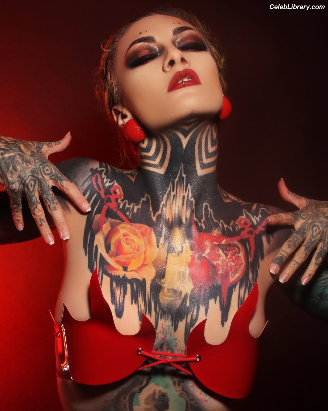 Lena Scissorhands photo 6 of 49