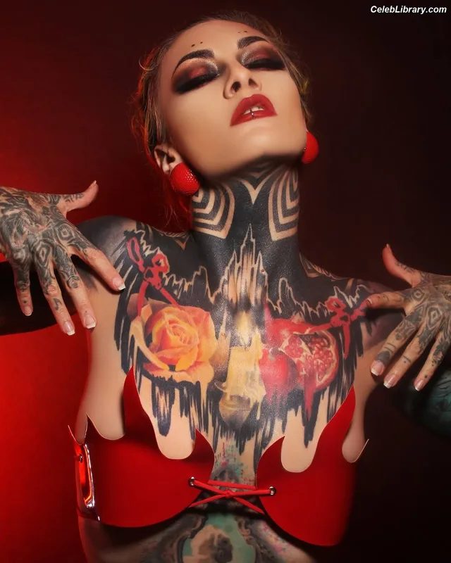 Lena Scissorhands photo 11 of 49