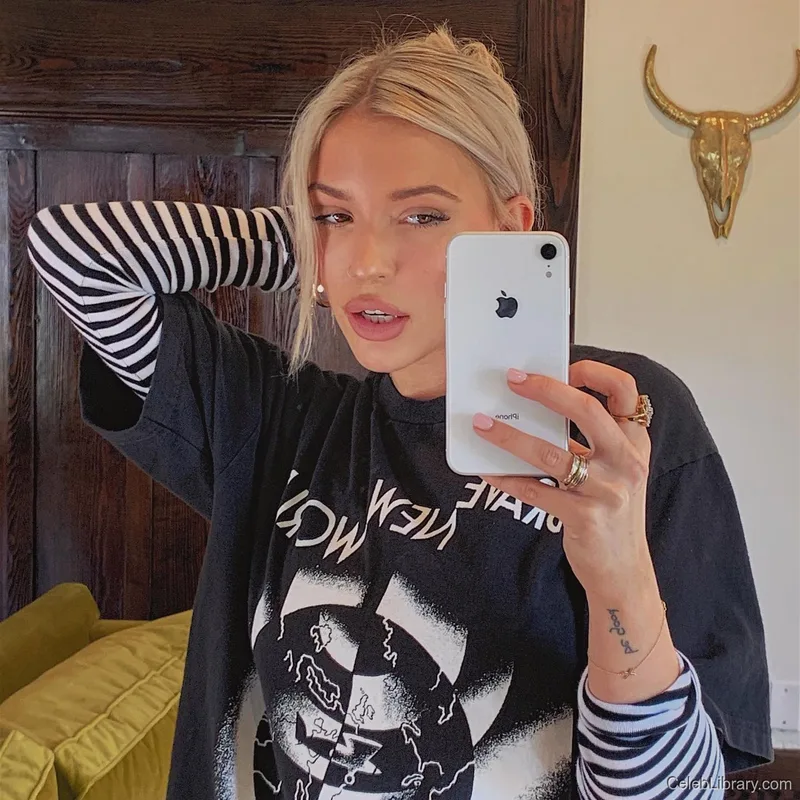 Lennon Stella photo 11 of 24