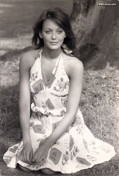 Lesley-Anne Down photo 8 of 13