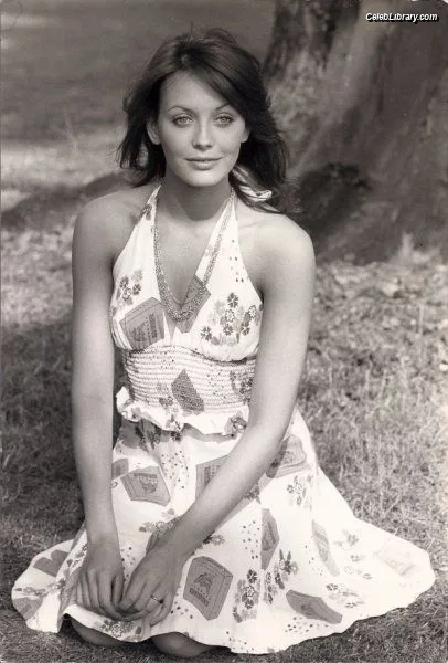 Lesley-Anne Down photo 9 of 13