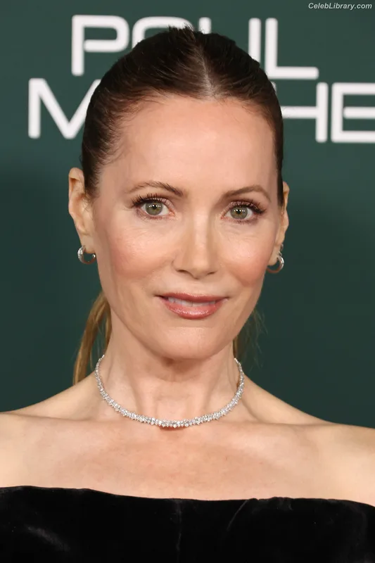 Leslie Mann photo 7 of 13