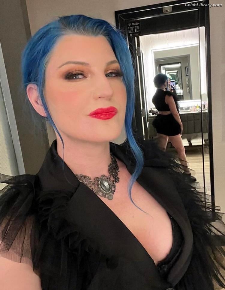 Leva Bates photo 6 of 103
