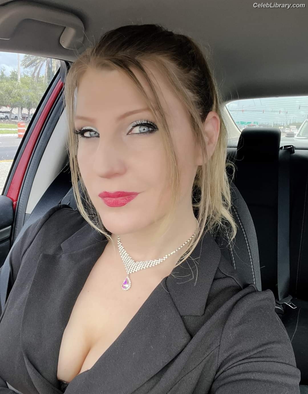 Leva Bates photo 9 of 103