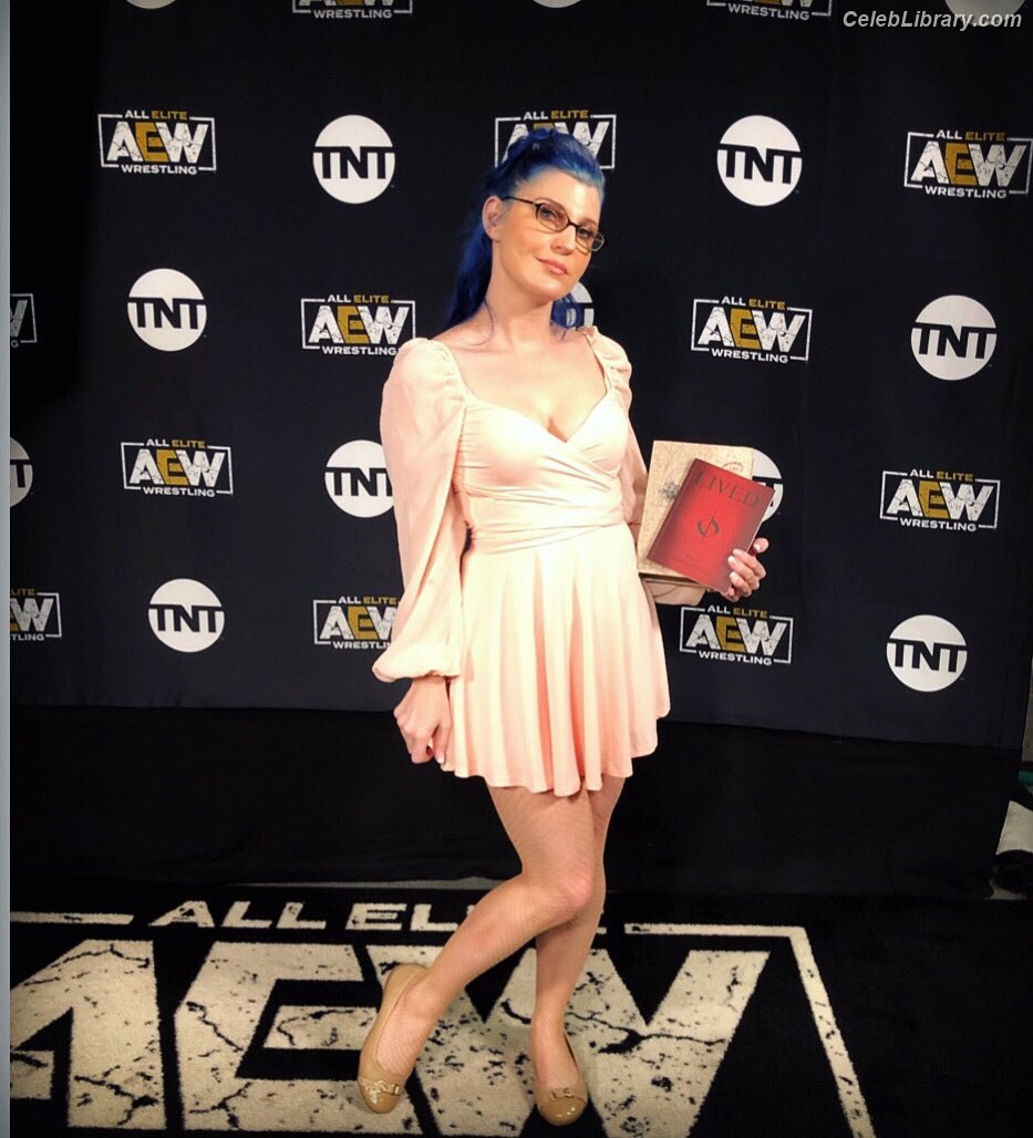 Leva Bates photo 7 of 103